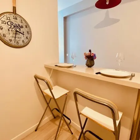 Apartment Bright Duplex 50m From The Port Of *